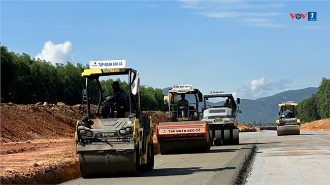 Đẩy nhanh tiến độ thi công cao tốc Quảng Ngãi- Hoài Nhơn (20/08/2024)